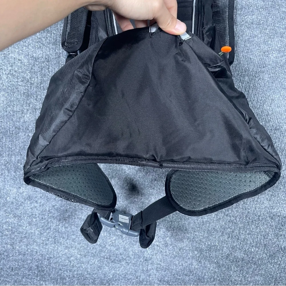 Merrell Black Insulated Padded Backpack Gorpcore Hiking Running‎ Trail Outdoor